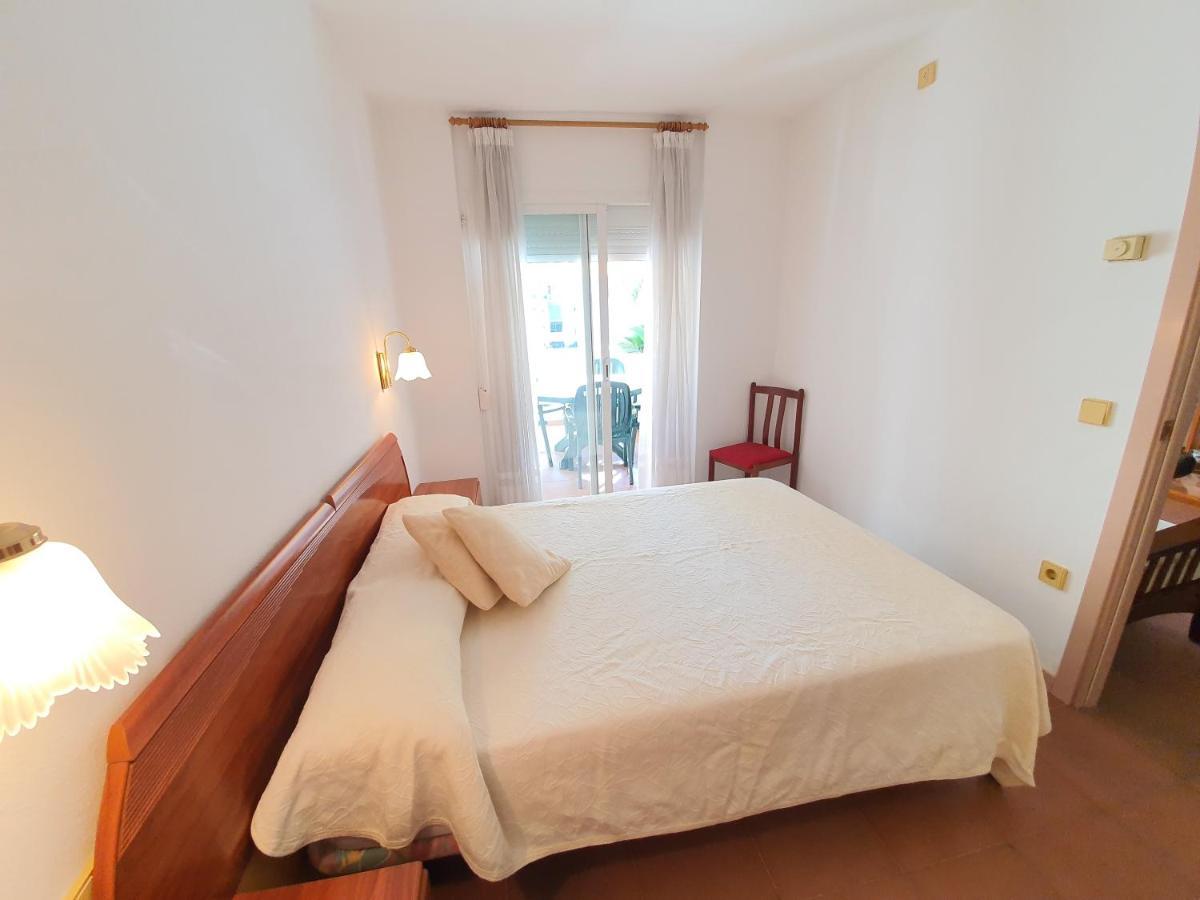 Apartamento Royal Marine Deluxe Росес Екстериор снимка